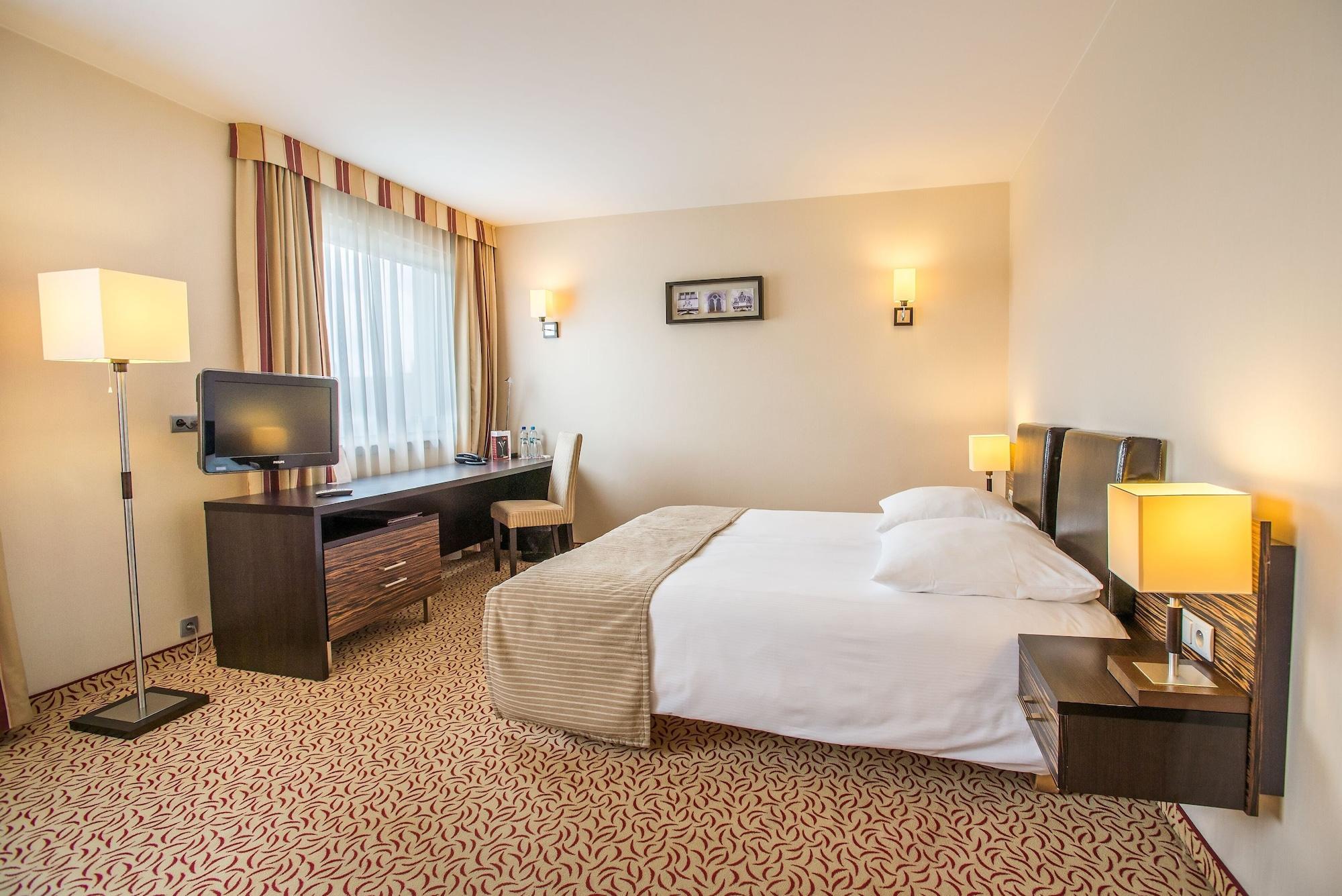 Qubus Hotel 키엘체 외부 사진