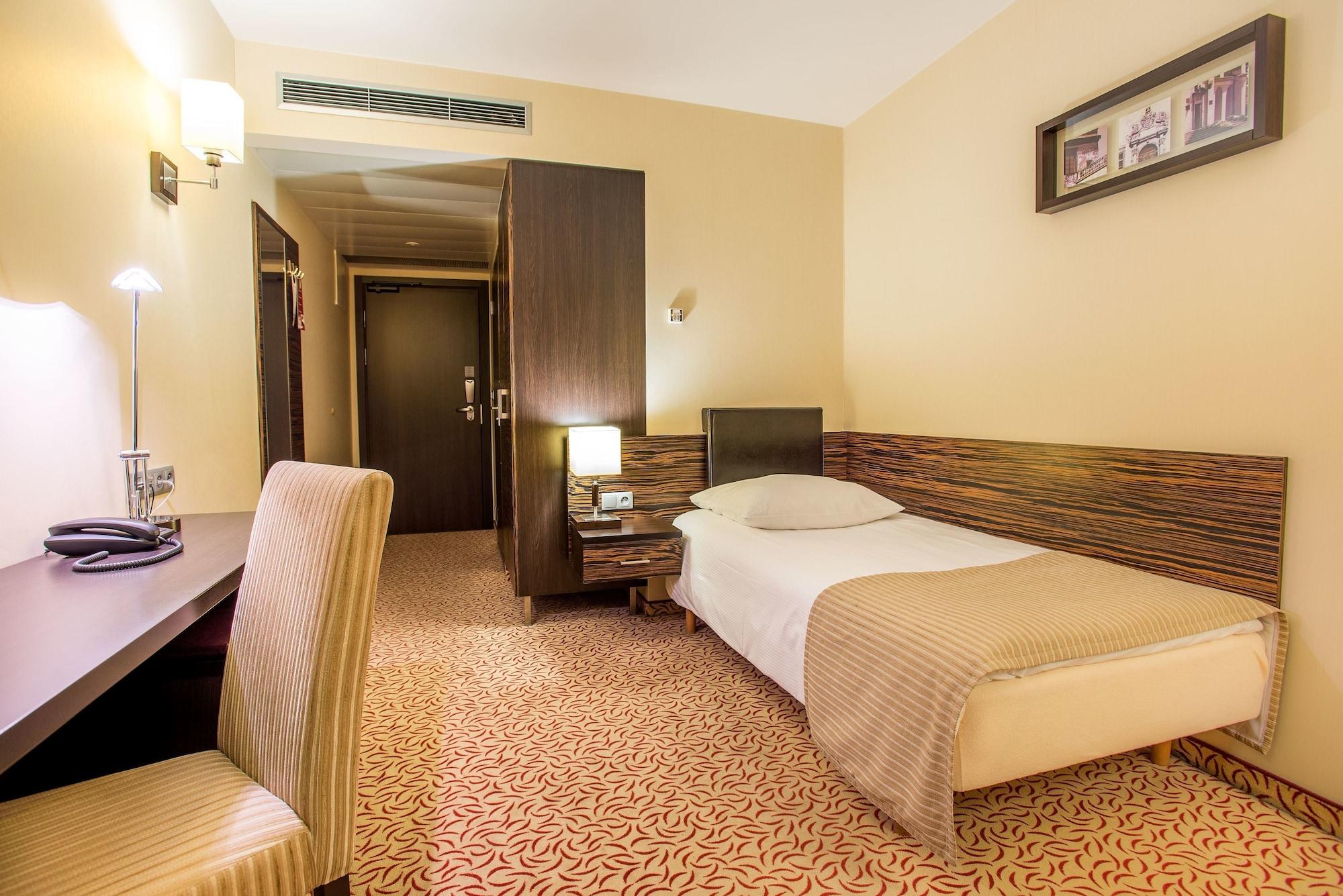 Qubus Hotel 키엘체 외부 사진