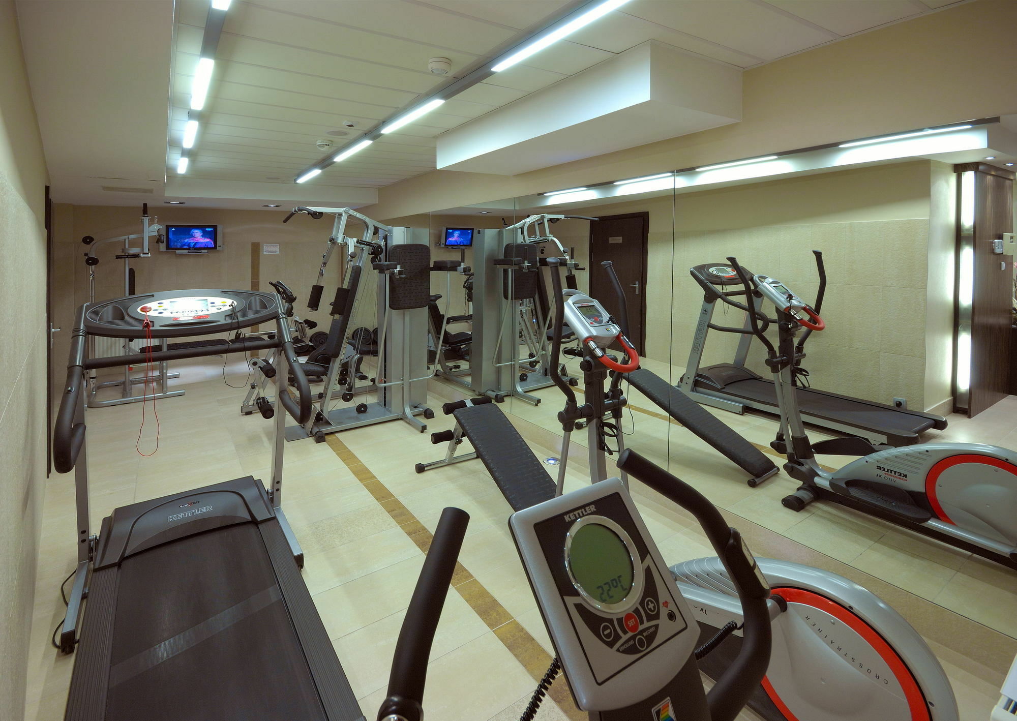 Qubus Hotel 키엘체 시설 사진